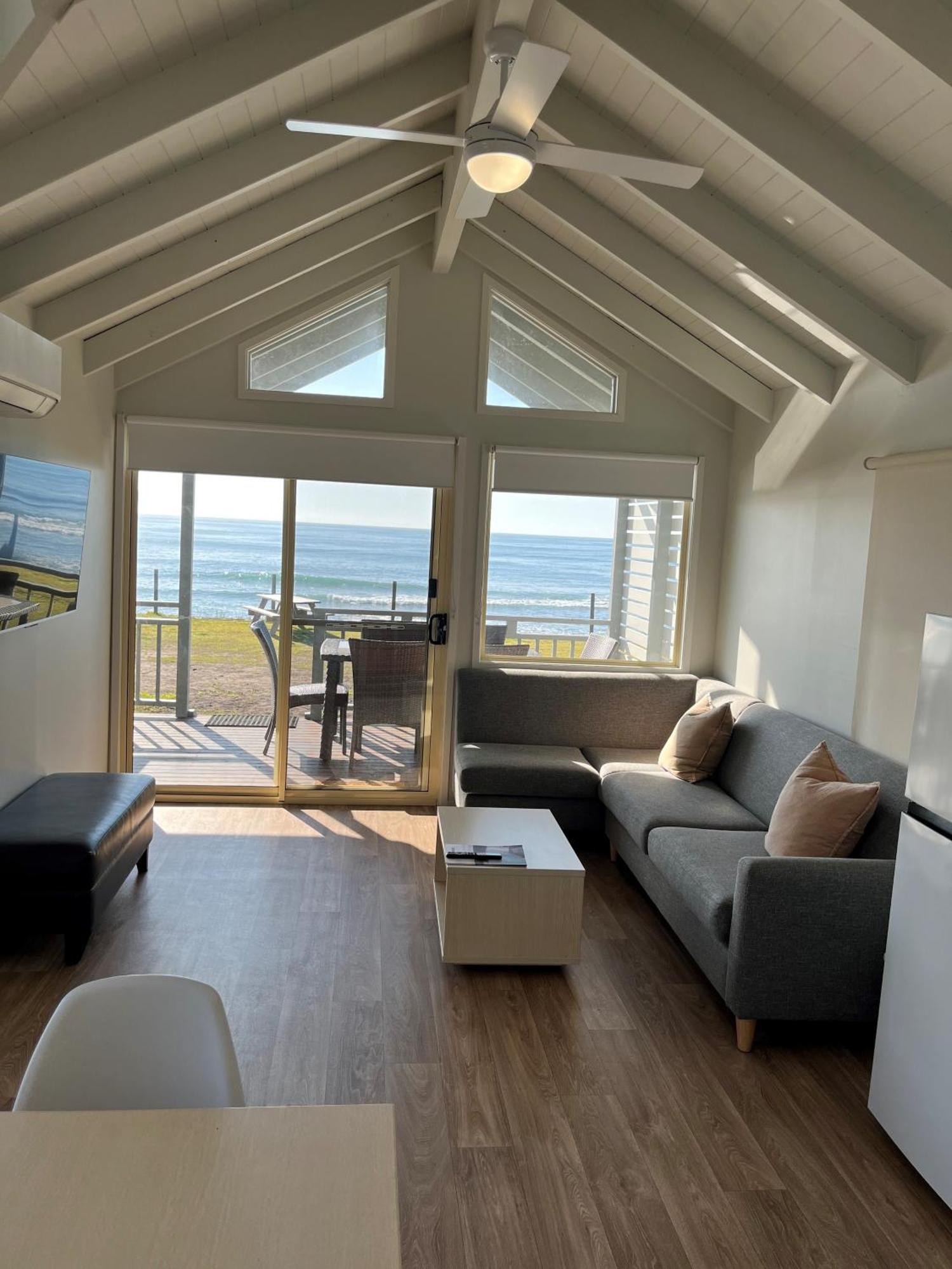 Blue Lagoon Beach Resort Bateau Bay Ngoại thất bức ảnh