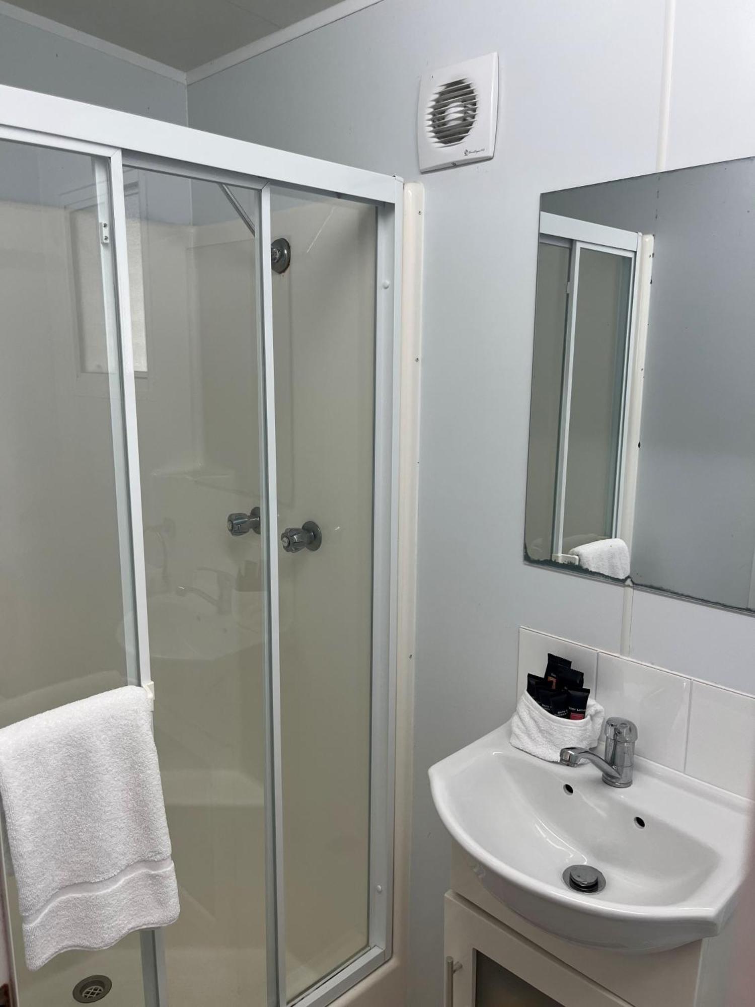 Blue Lagoon Beach Resort Bateau Bay Ngoại thất bức ảnh