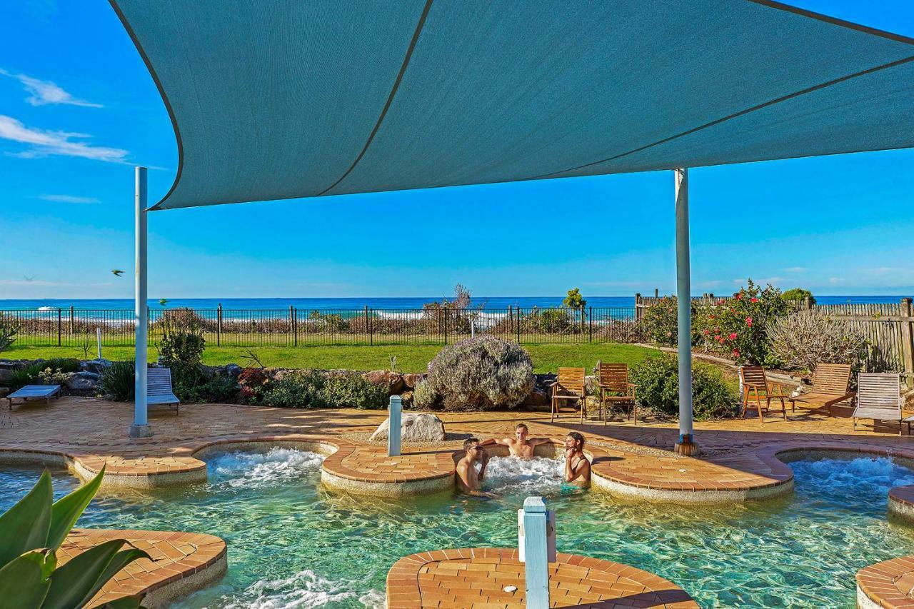 Blue Lagoon Beach Resort Bateau Bay Ngoại thất bức ảnh